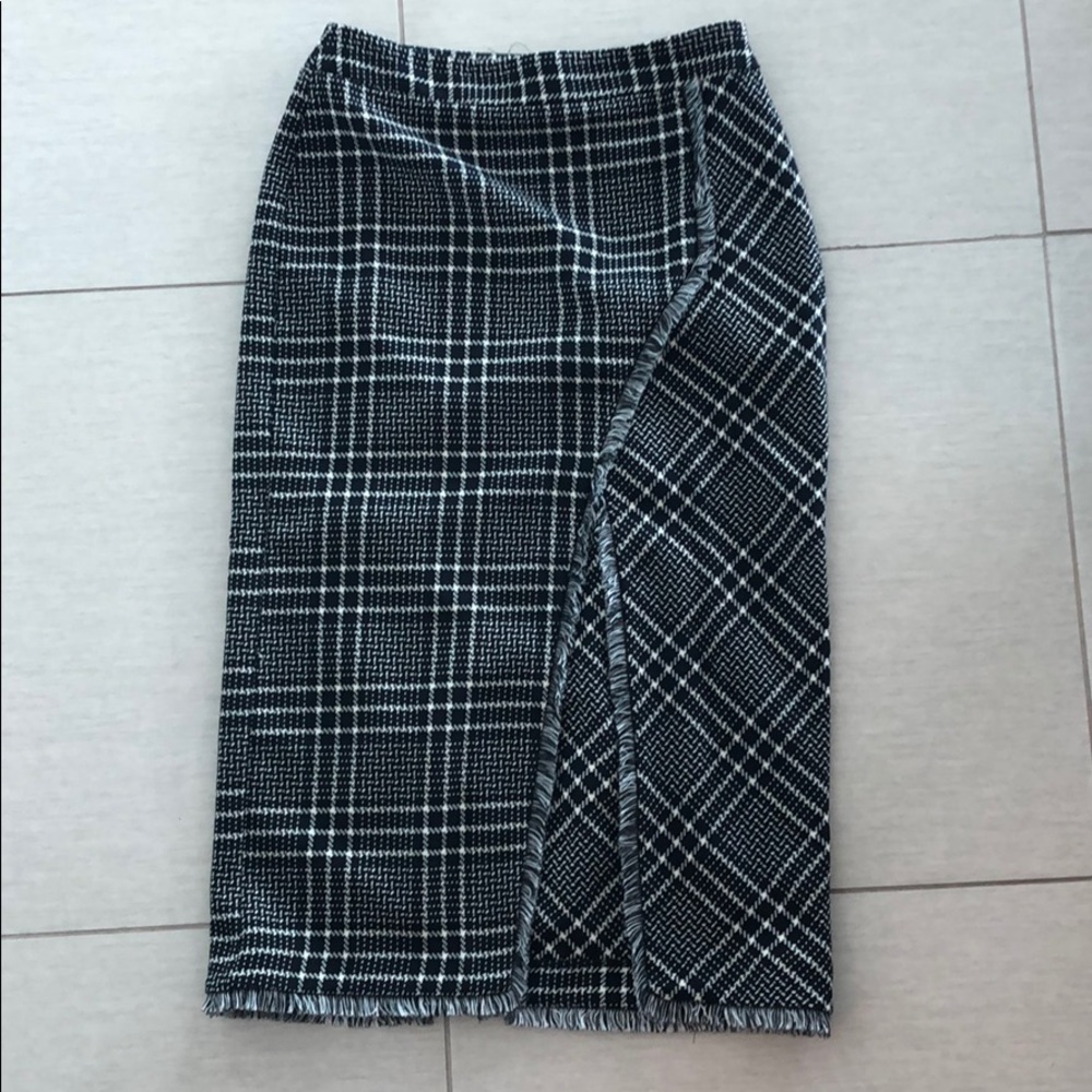 TopShop midi pencil skirt in plaid size 6